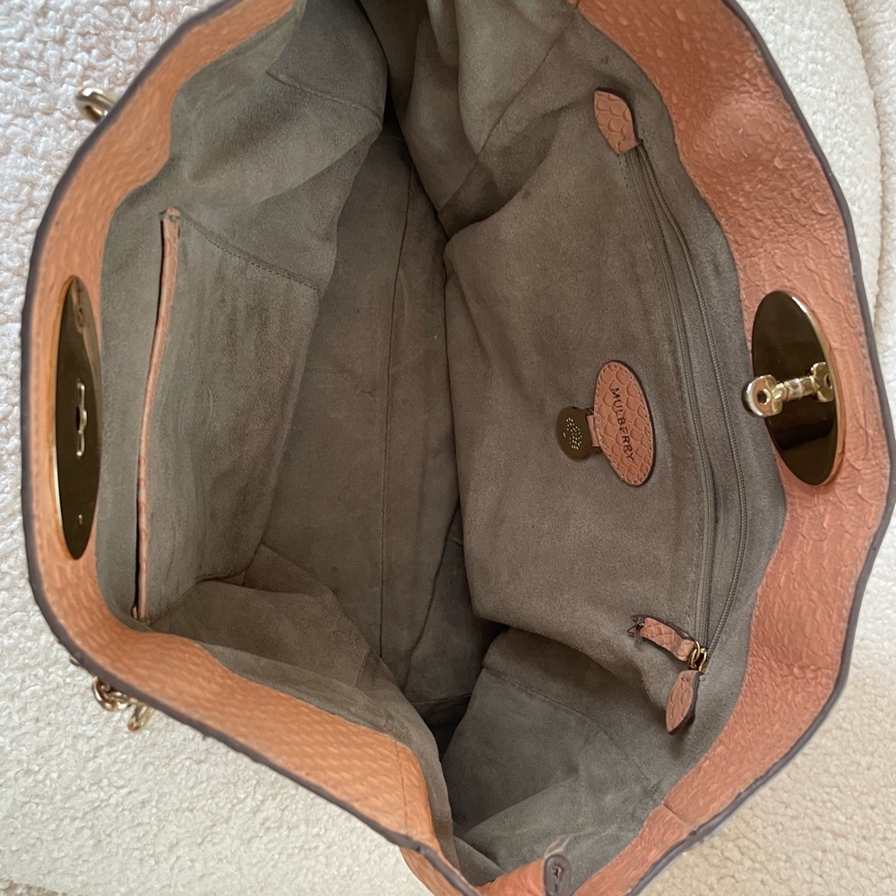 Mulberry blush/nude medium sized Cecily tote with gold hardware. - Picture 3 of 10